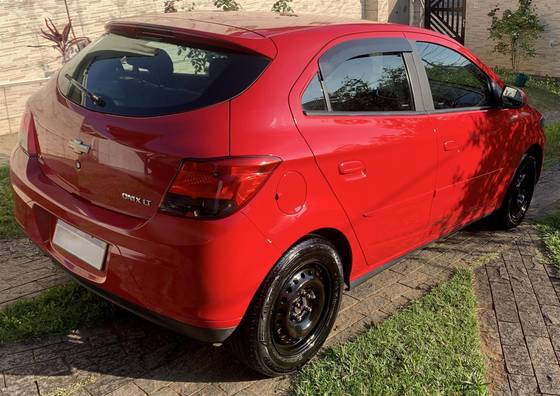 CHEVROLET ONIX 1.4 MPFI LT 8V FLEX 4P MANUAL CHEVROLET ONIX 1.4 MPFI LT 8V FLEX 4P MANUAL
